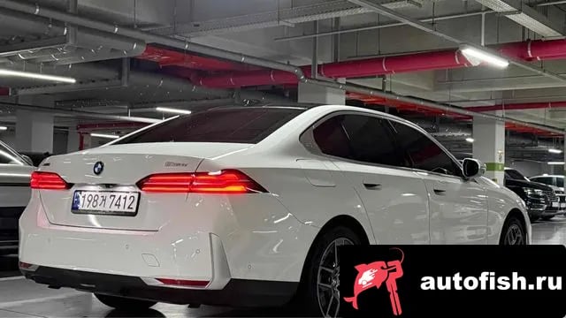 BMW 5-Series 5 Series (G60) 2024 года - вид 3