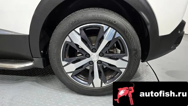 Peugeot 3008 3008 second generation 2019 года - вид 5