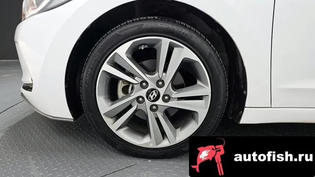 Hyundai AVANTE Avante AD 2018 года - вид 5