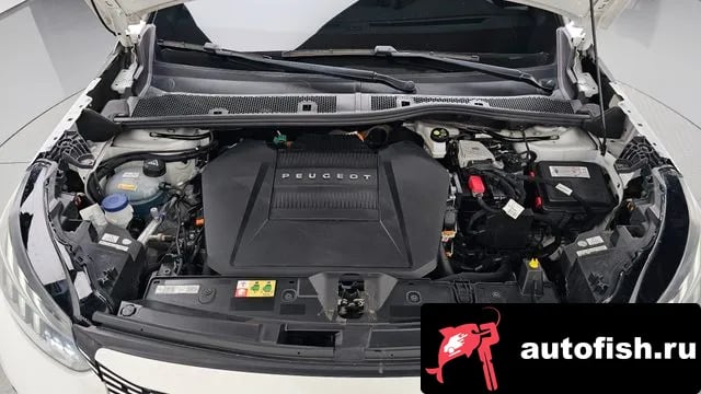 Peugeot 2008 e-2008 second generation 2020 года - вид 5