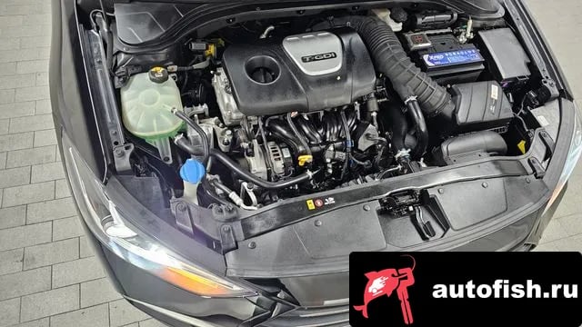 Hyundai AVANTE Avante AD 2018 года - вид 6