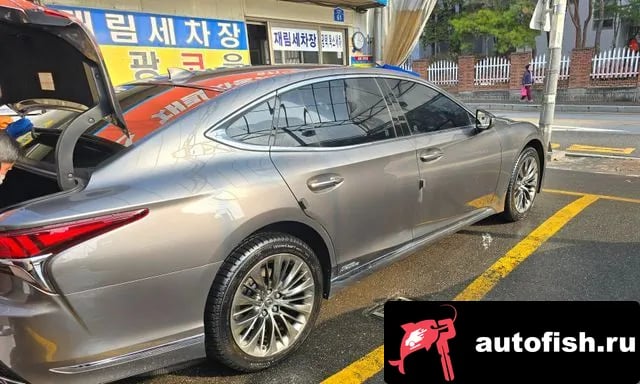 Lexus LS LS500h 5th generation 2018 года - вид 2