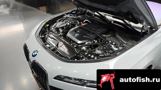 BMW 7-Series 7 Series (G70) 2025 года - вид 6