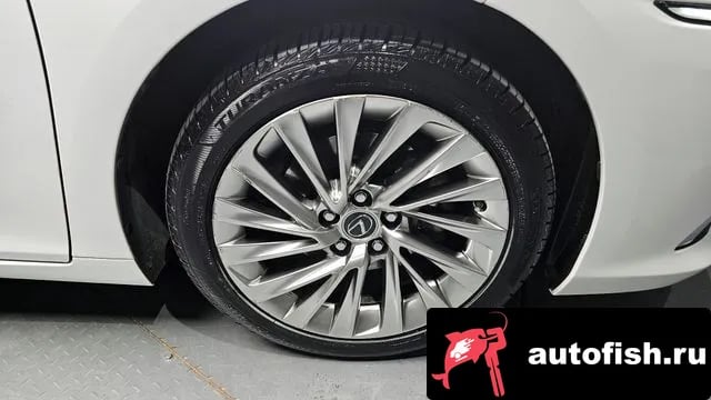 Lexus ES ES300h 7th generation 2020 года - вид 5