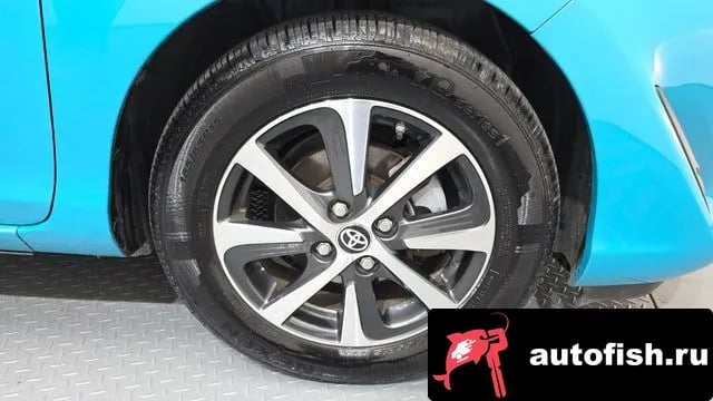 Toyota Prius Prius C 2018 года - вид 5