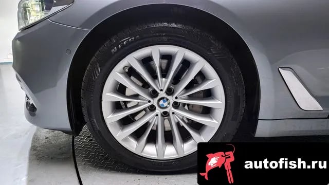 BMW 5-Series 5 Series (G30) 2019 года - вид 5