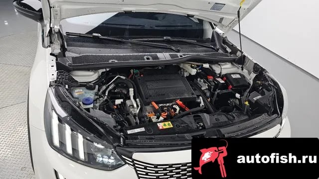 Peugeot 2008 e-2008 second generation 2023 года - вид 5