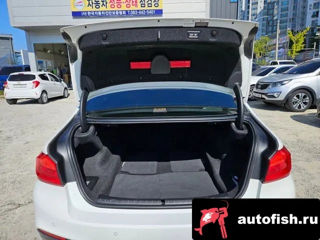 BMW 5-Series 5 Series (G30) 2019 года - похожие автомобили