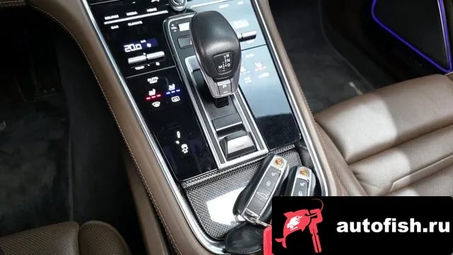 Porsche Panamera Panamera (971) 2018 года - похожие автомобили