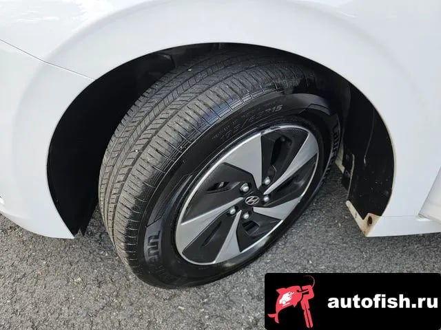 Hyundai Ioniq Ionic Hybrid 2019 года - похожие автомобили