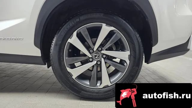 Lexus NX NX300h 2018 года - вид 5