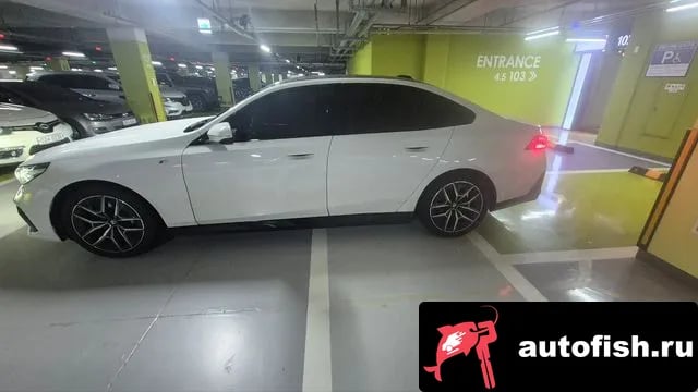 BMW 5-Series 5 Series (G60) 2025 года - вид 3