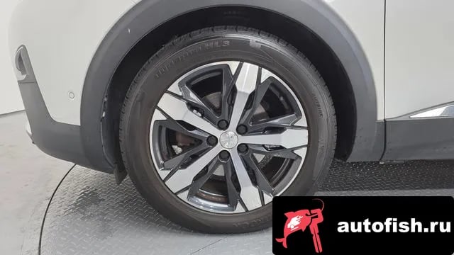 Peugeot 3008 3008 second generation 2018 года - вид 5