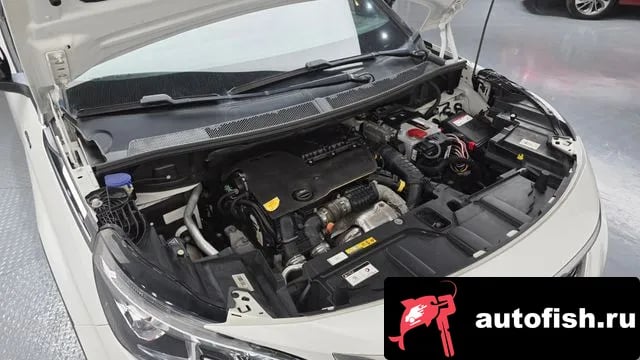 Peugeot 3008 3008 second generation 2018 года - вид 6