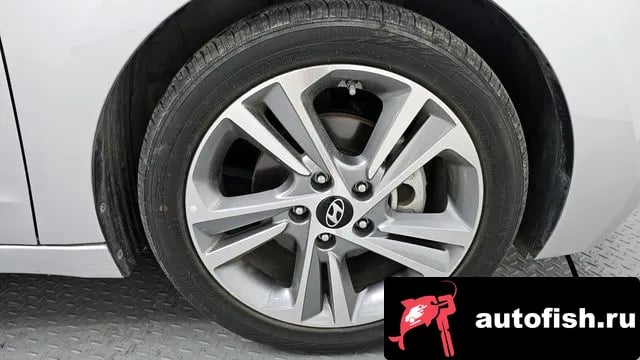 Hyundai AVANTE Avante AD 2018 года - вид 5