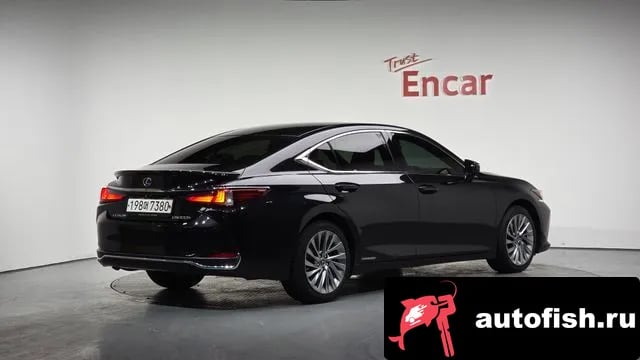Lexus ES ES300h 7th generation 2018 года - вид 1