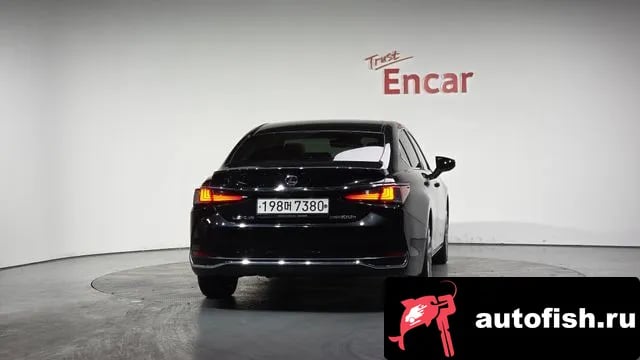 Lexus ES ES300h 7th generation 2018 года - вид 3
