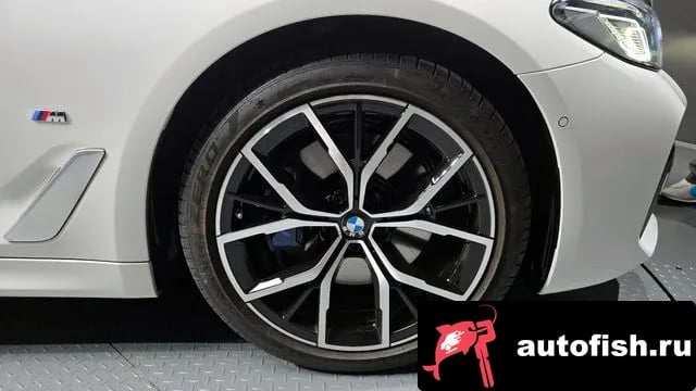 BMW 5-Series 5 Series (G30) 2021 года - вид 5