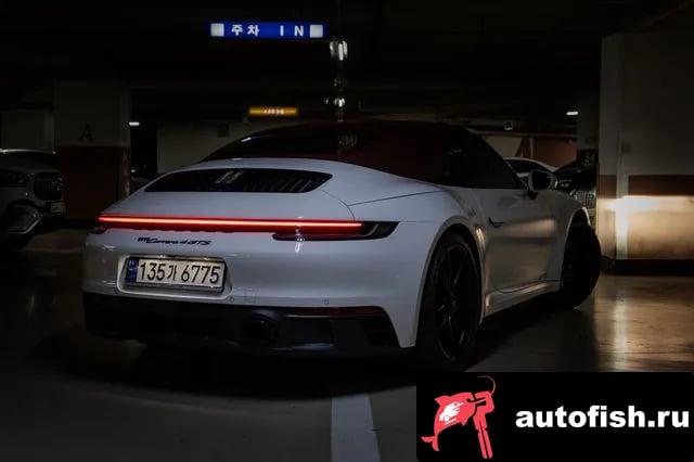 Porsche 911 911 (992) 2023 года - вид 3