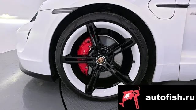 Porsche Taycan Taikan 2021 года - вид 5