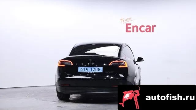 Tesla Model 3 Model 3 2022 года - вид 4