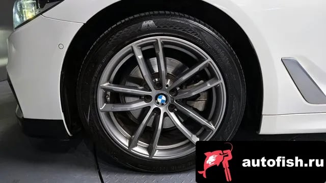 BMW 5-Series 5 Series (G30) 2018 года - вид 5