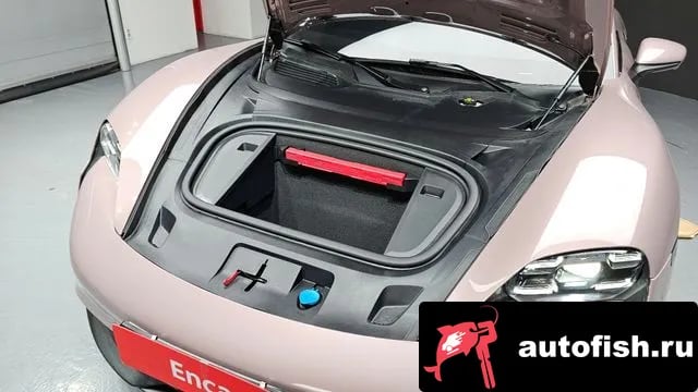 Porsche Taycan Taikan 2024 года - вид 6