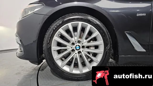 BMW 5-Series 5 Series (G30) 2018 года - вид 5