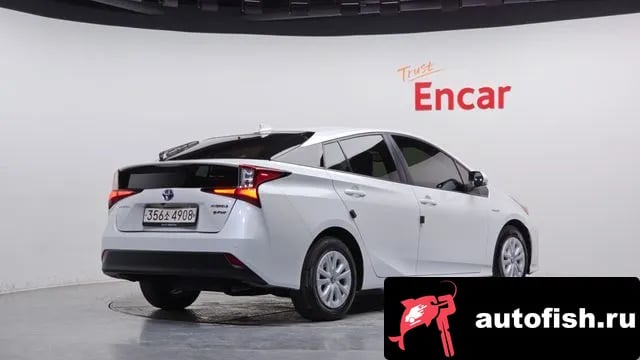 Toyota Prius Prius 4th Generation 2021 года - вид 2