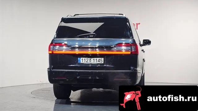 Lincoln Navigator Navigator 4th generation 2021 года - вид 4