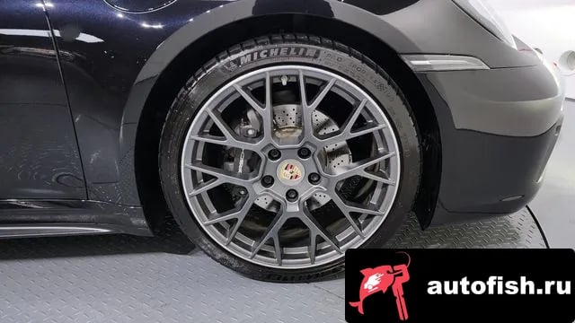 Porsche 911 911 (992) 2021 года - вид 5