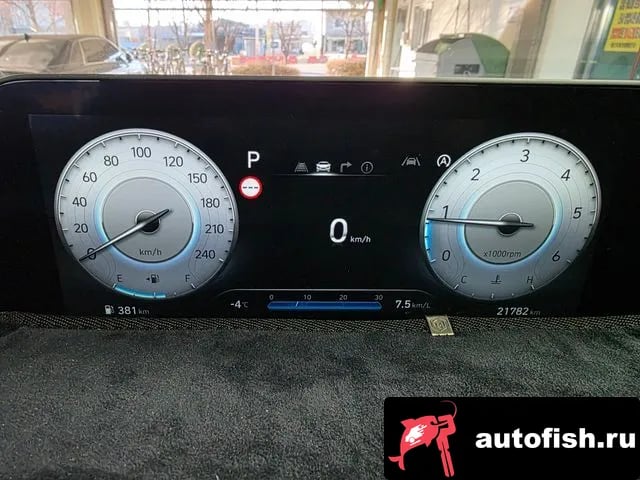 Hyundai Staria Staria 2024 года - похожие автомобили