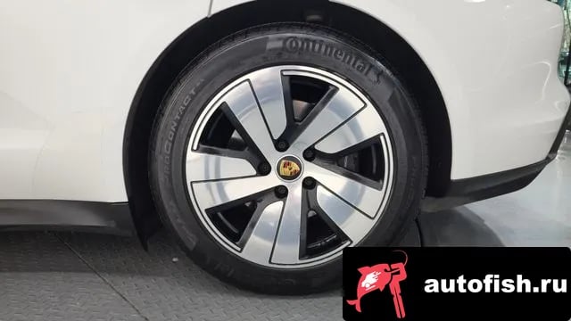 Porsche Taycan Taikan 2023 года - вид 5