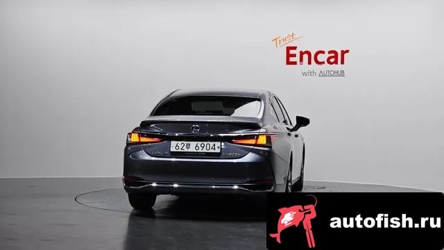 Lexus ES ES300h 7th generation 2019 года - вид 4