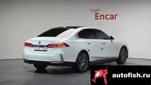 BMW 5-Series 5 Series (G60) 2025 года - вид 1