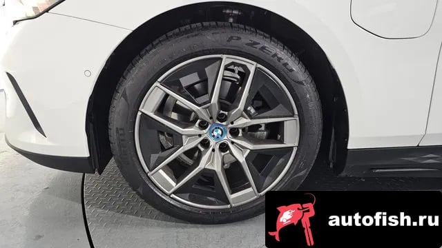 BMW 5-Series 5 Series (G60) 2025 года - вид 4