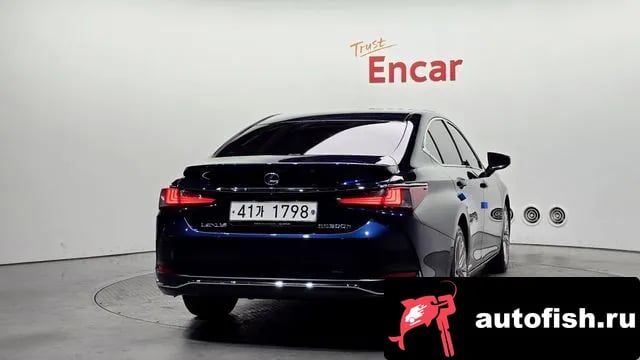 Lexus ES ES300h 7th generation 2018 года - вид 4