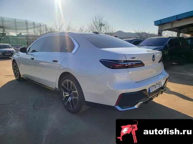 BMW 7-Series 7 Series (G70) 2025 года - вид 6