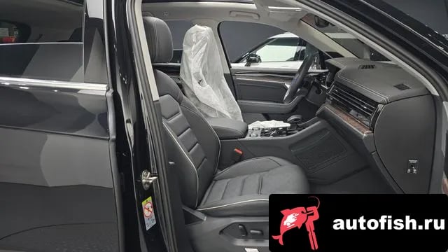 Volkswagen Touareg Tuareg 3rd generation 2025 года - похожие автомобили