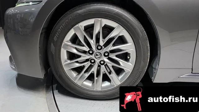 Lexus LS LS500 5th generation 2018 года - вид 5