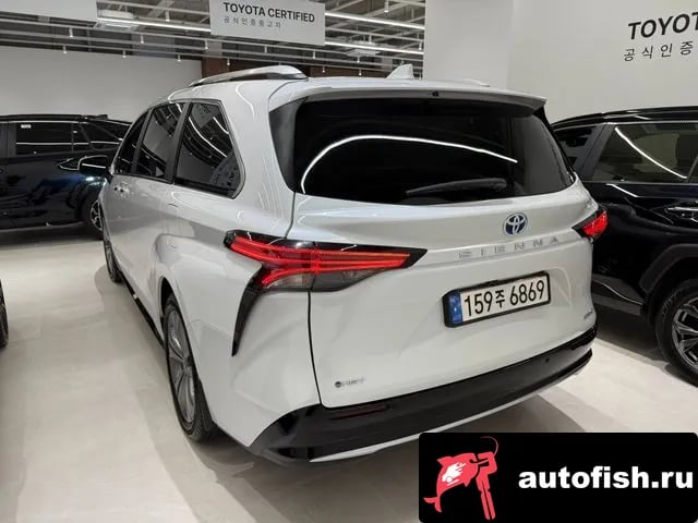 Toyota Sienna Siena 4th Generation 2025 года - вид 2