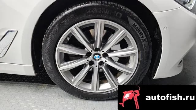 BMW 5-Series 5 Series (G30) 2018 года - вид 5