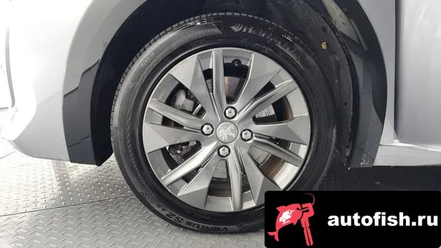 Peugeot 208 e-208 second Generation 2022 года - вид 5