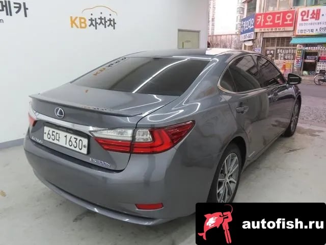 Lexus ES New ES300h 2018 года - вид 3