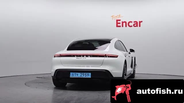 Porsche Taycan Taikan 2021 года - вид 4