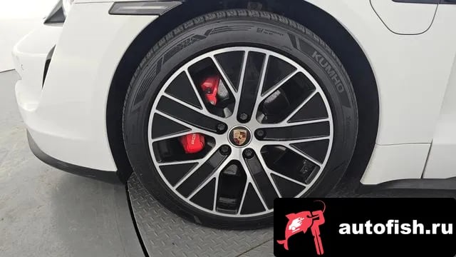 Porsche Taycan Taikan 2021 года - вид 5