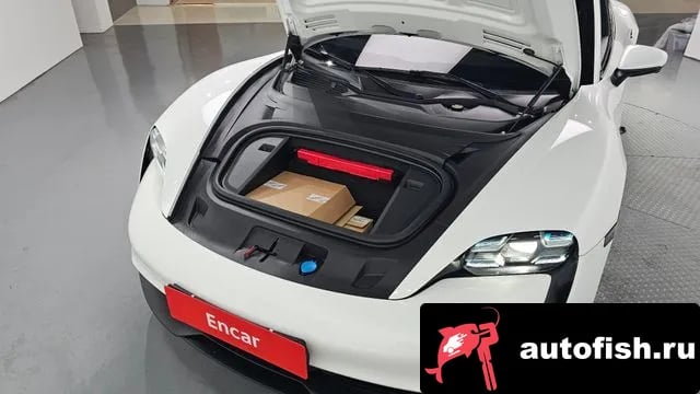 Porsche Taycan Taikan 2021 года - вид 6