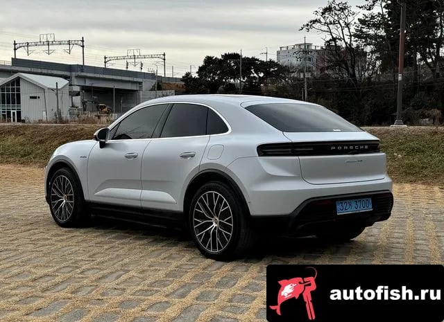 Porsche Macan Makan EV 2025 года - вид 5