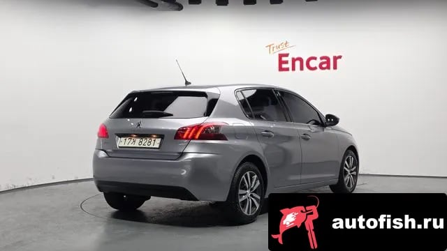 Peugeot 308 308 second generation 2018 года - вид 2