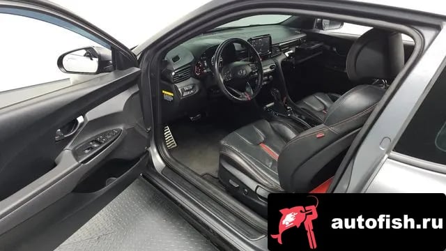 Hyundai Veloster Veloster (JS) 2018 года - похожие автомобили